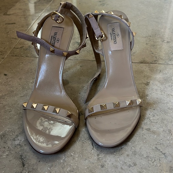 Valentino Garavani Shoes - Valentino Garavani Nude Patent Rockstud Ankle-Strap Heels